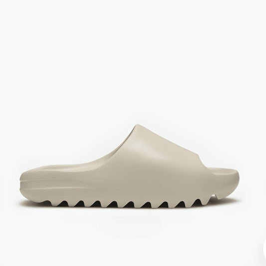 Adidas - Yeezy slide